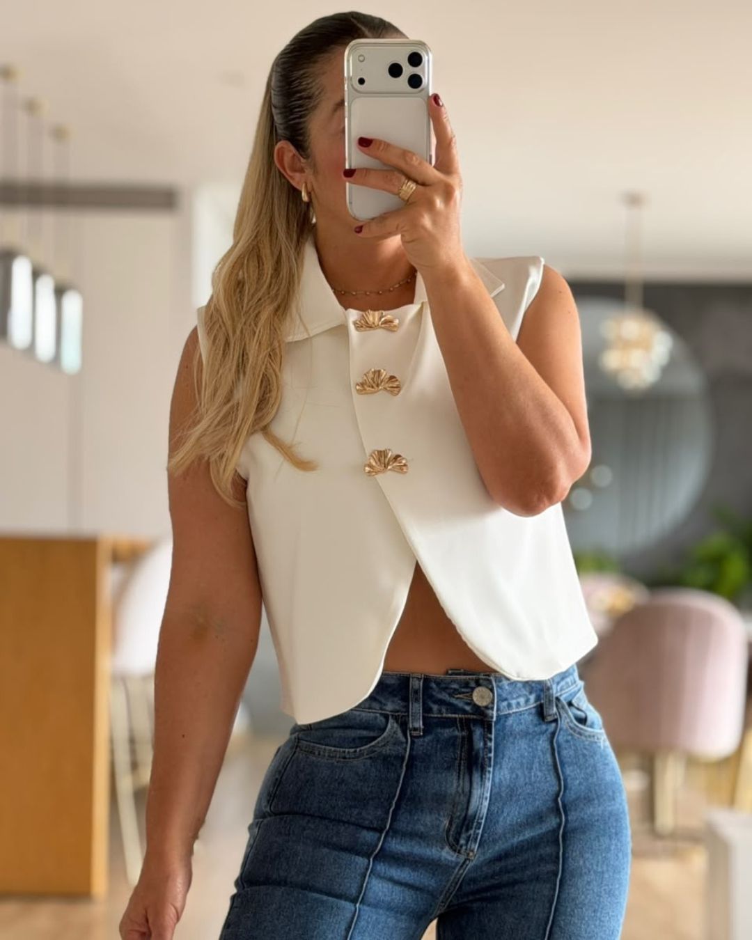 BLUSA SIN MANGAS BOTONES METALICOS