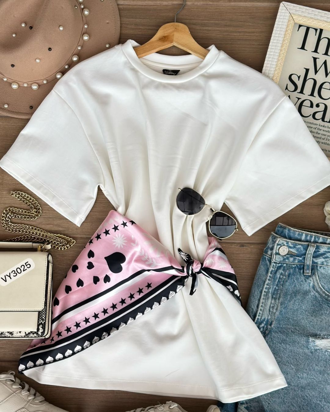 CAMISETA FRIA CON PAÑUELO