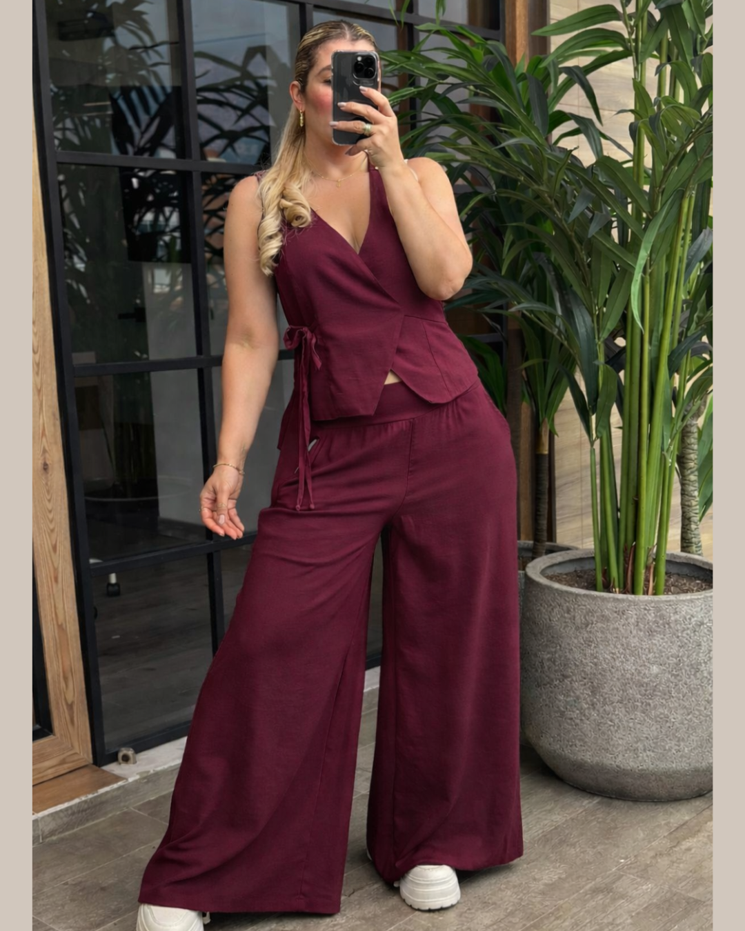 CONJUNTO BLUSA SIN MANGAS Y PANTALON