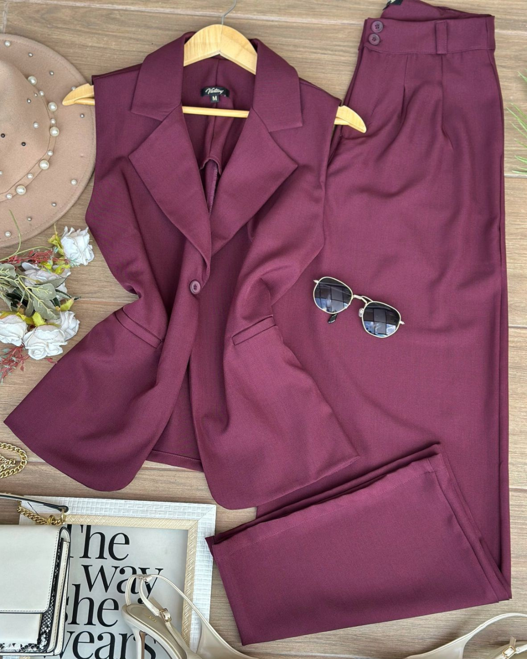 CONJUNTO CHALECO Y PANTALON