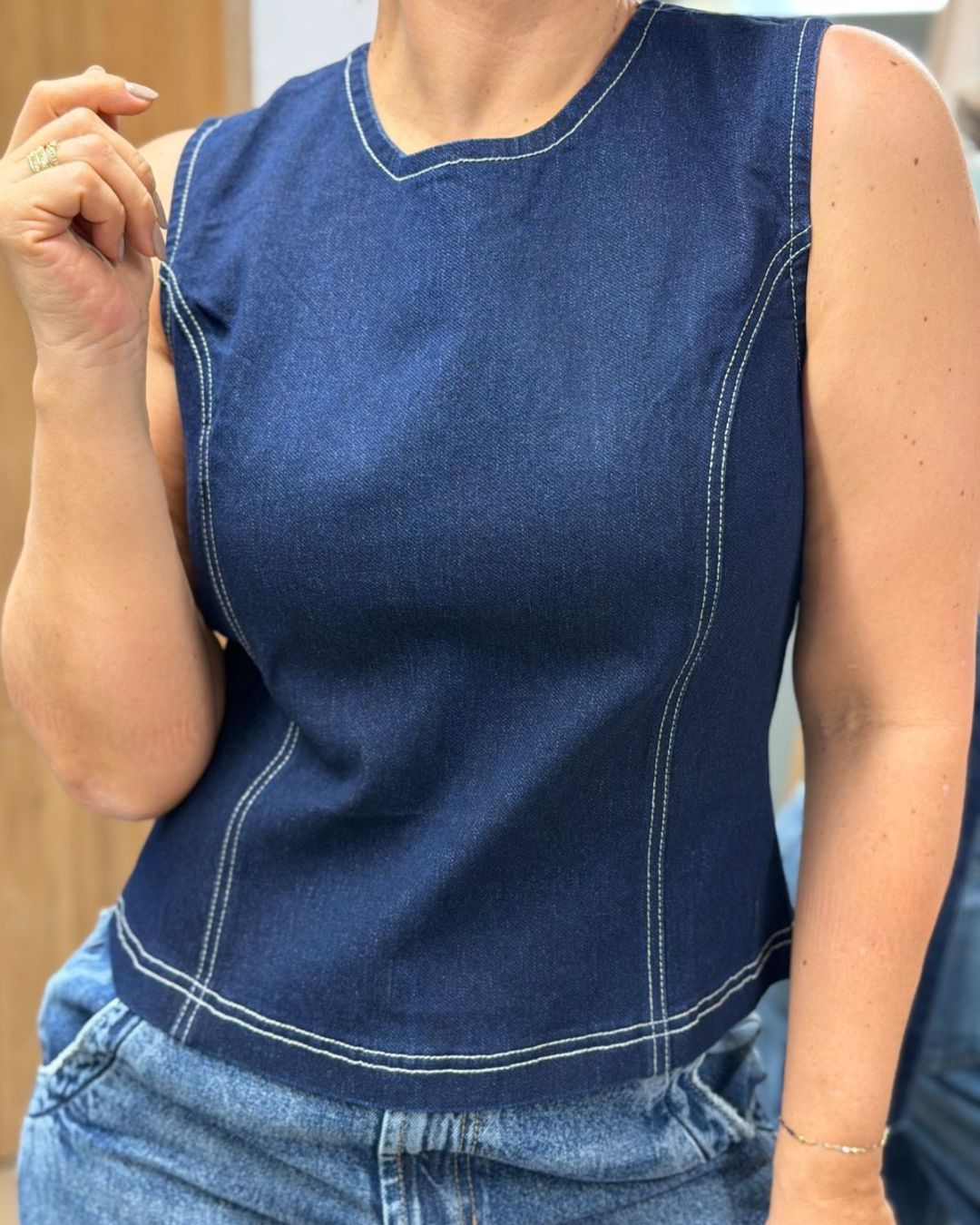 BLUSA ESCOTE EN LA ESPALDA