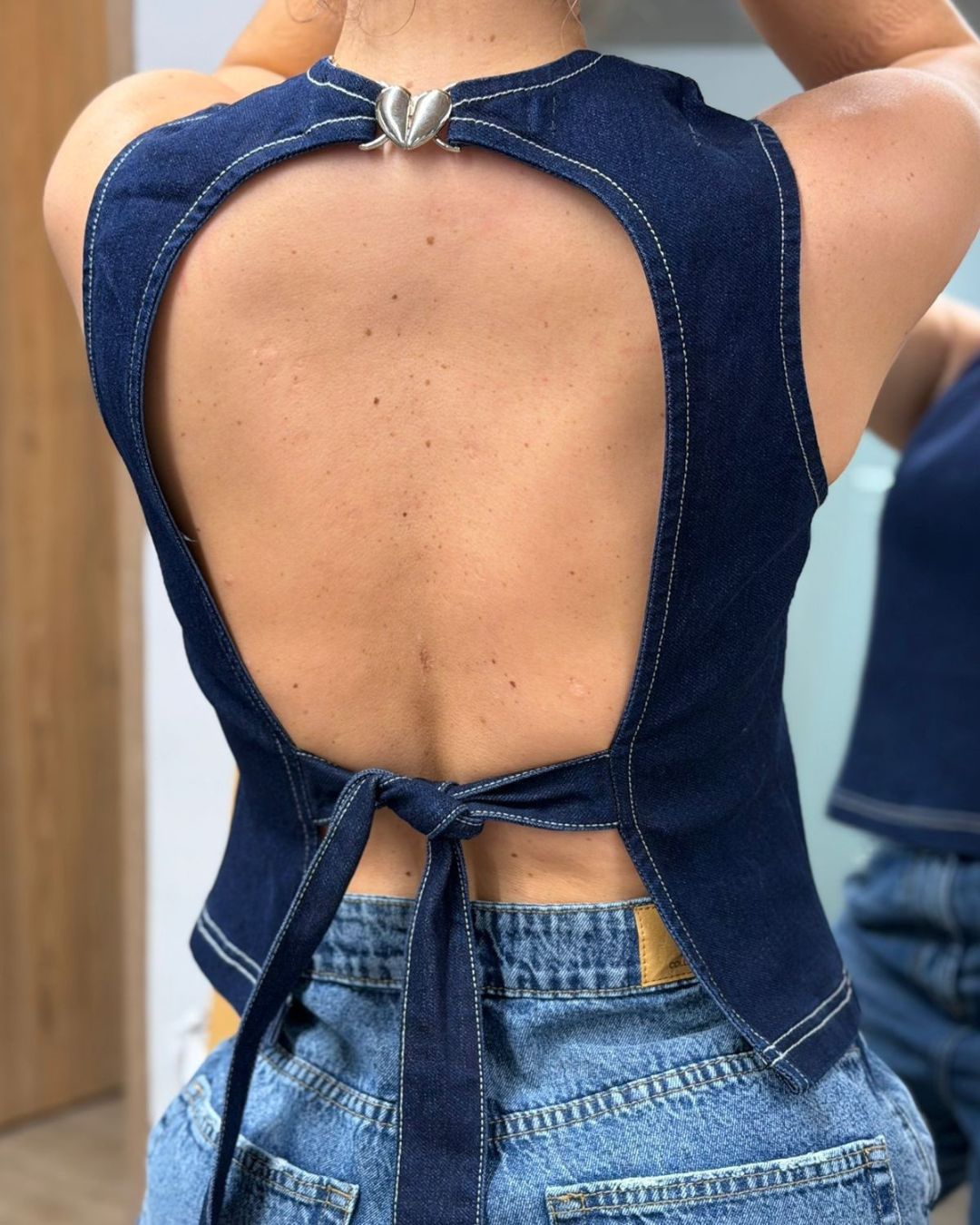 BLUSA ESCOTE EN LA ESPALDA
