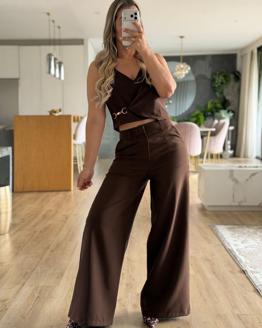 CONJUNTO CHALECO Y PANTALON
