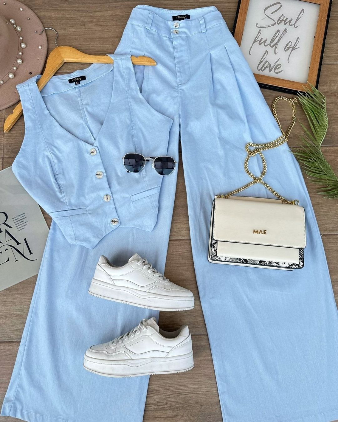 CONJUNTO CHALECO Y PANTALON