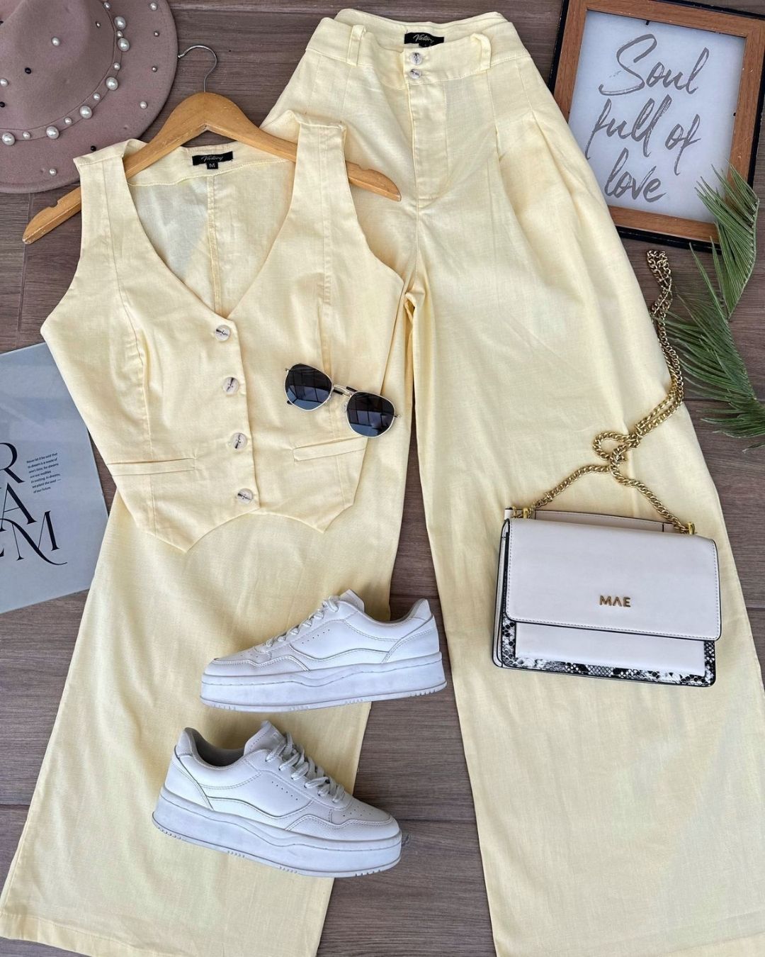 CONJUNTO CHALECO Y PANTALON