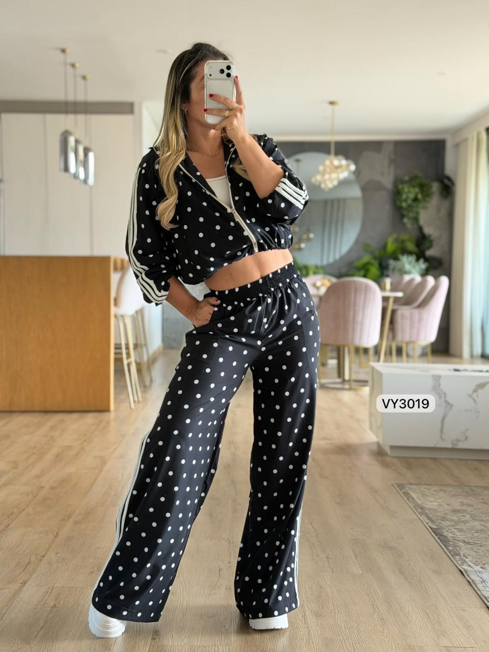 CONJUNTO CHAQUETA Y PANTALON LUNARES