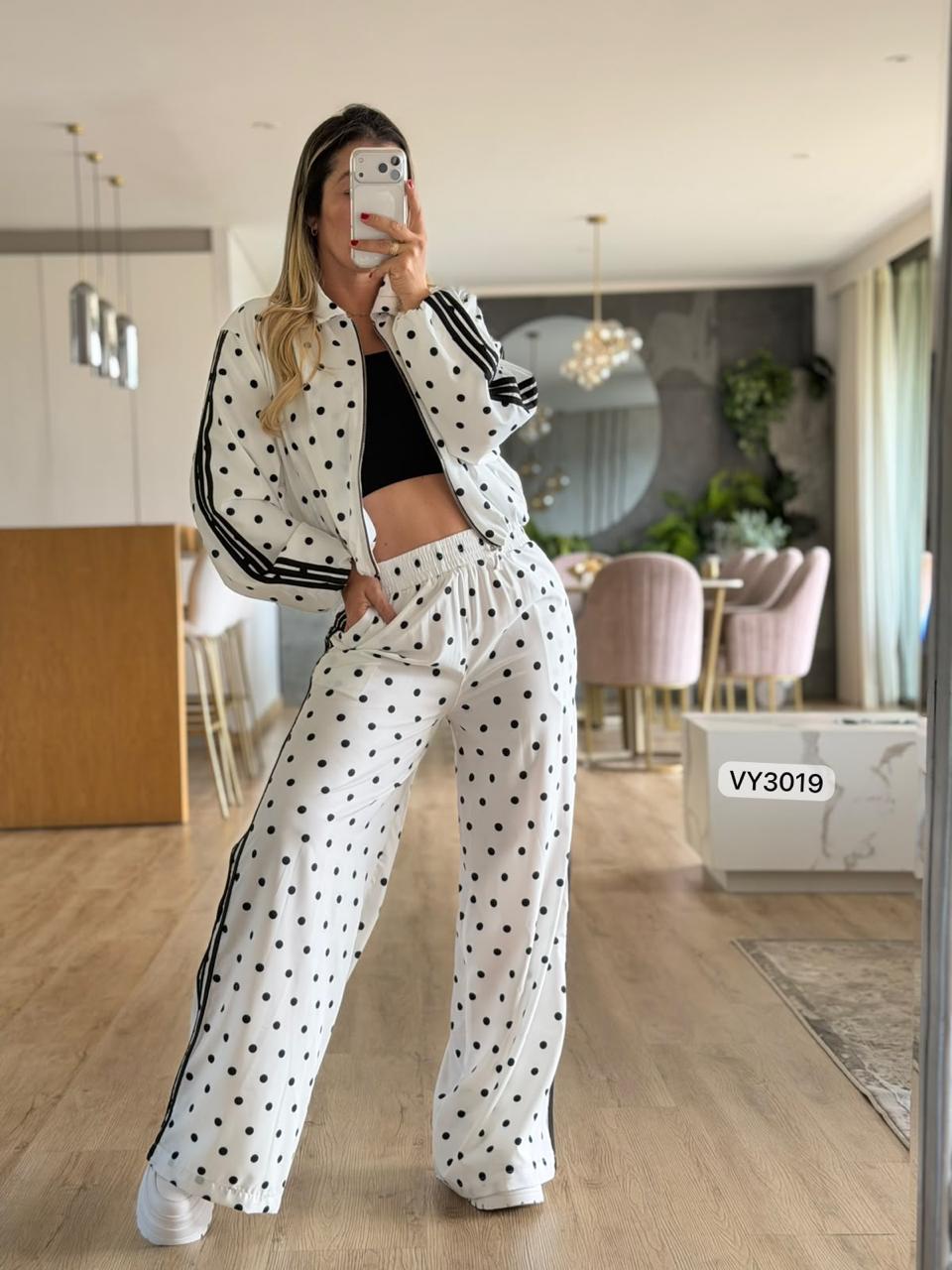 CONJUNTO CHAQUETA Y PANTALON LUNARES